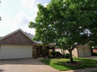 2440 Bridgeton Ln, Bedford, TX 76021