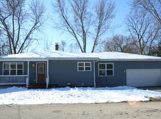 317 Richard Ct, Island Lake, IL 60042