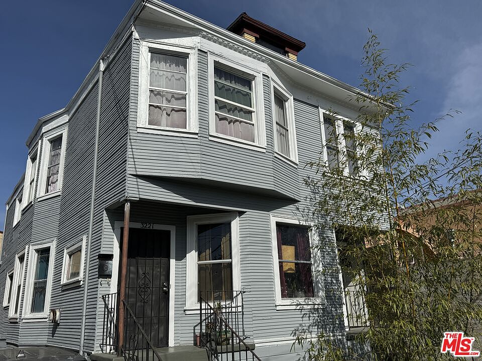 1st image of 3225 Market St