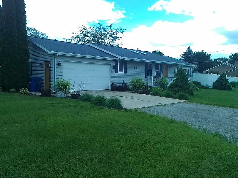 835 W 3rd St, Pinconning, MI 48650 Zillow