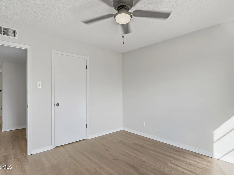 7129 Orizaba Ave — Photo 14