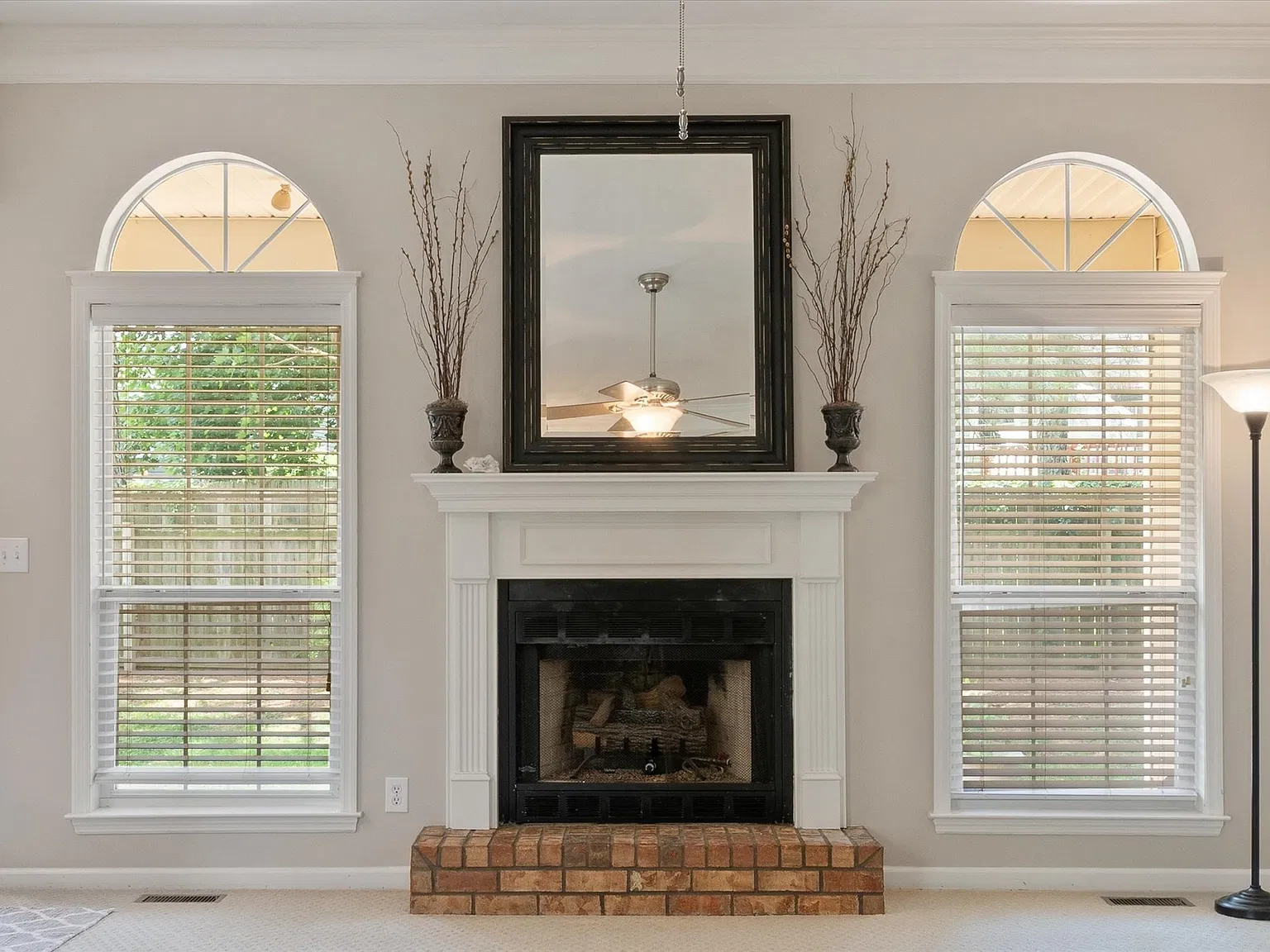 3 bed, 2.0 bath, 1850 sqft, $2,585 — Photo 4