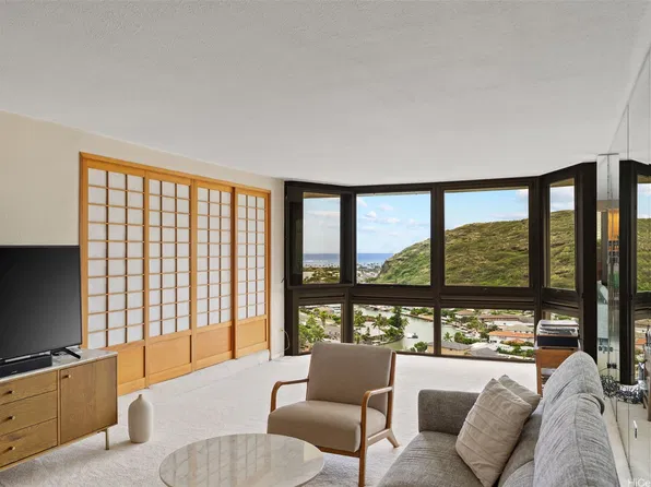 521 Hahaione St #217H, Honolulu, HI 96825