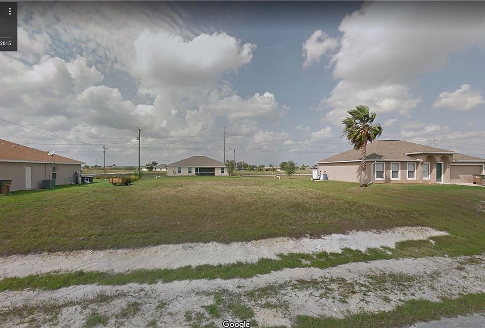 2nd image of 305 NE 23rd Terrace Cpe