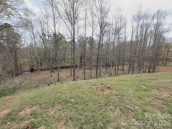5th image of 134 Lynns Ln