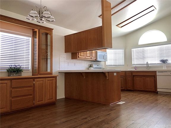 5th image of 20078 Crestview Dr