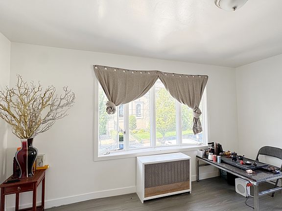 5th image of 1908 Jerome Ave #2A