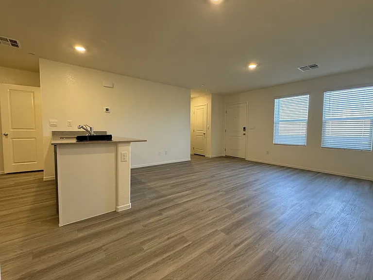 5012 Apple Mesa Ave — Photo 3