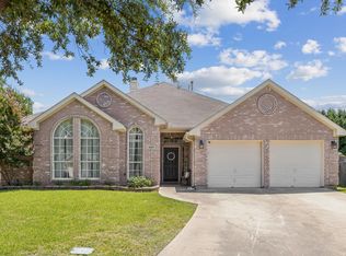 5437 Yellowstone Trl, Fort Worth, TX 76137