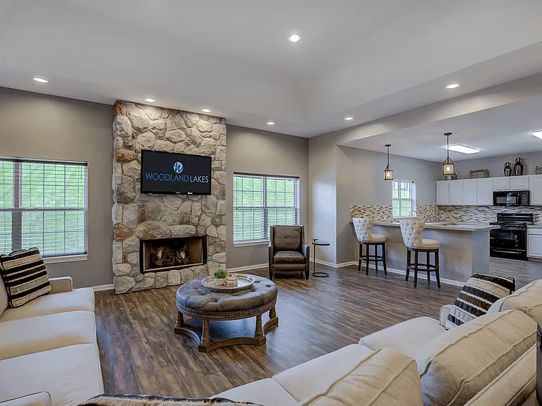 Woodland Lakes Apartments — Photo 25