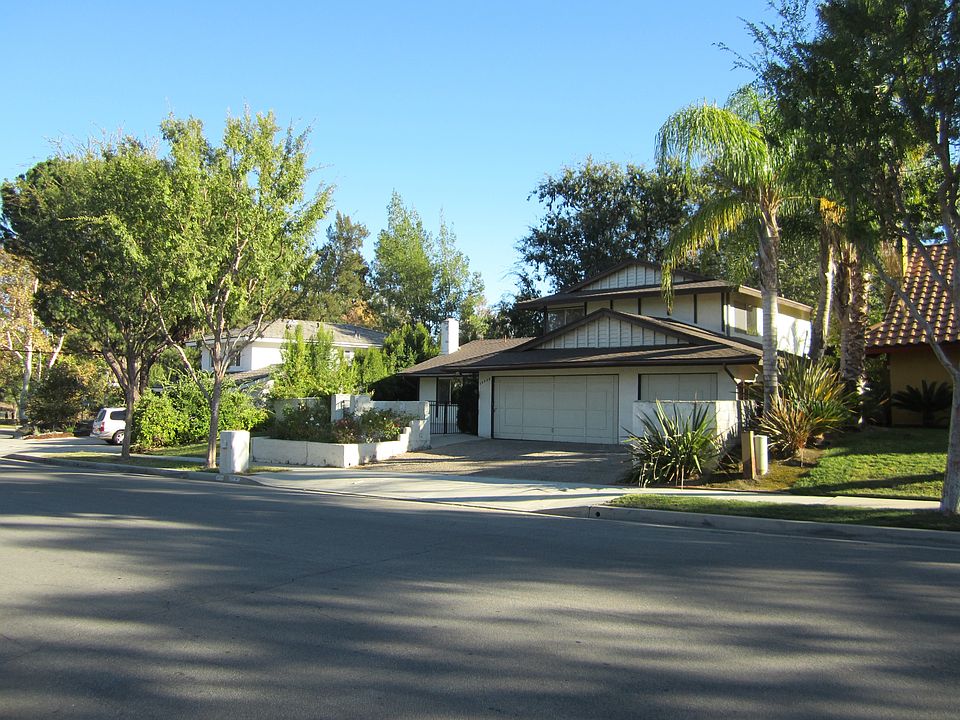 1st image of 26920 Helmond Dr