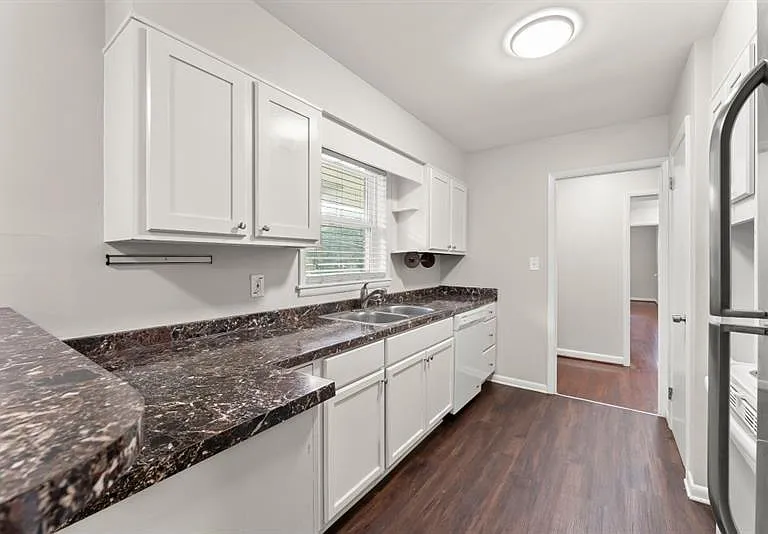 2352 Elmwood Cir SE — Photo 13