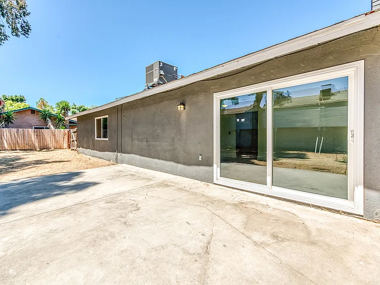 672 W Antonio Dr — Photo 23