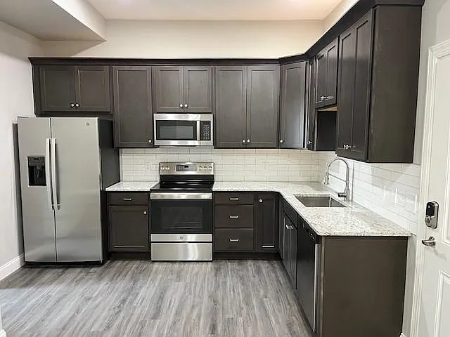 236 W Market St #5 — Photo 2