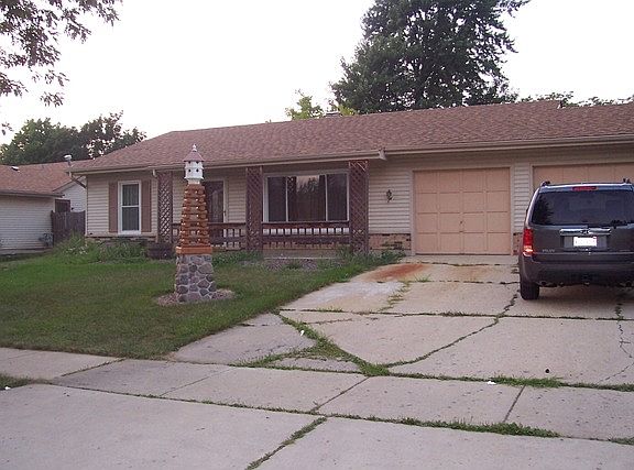 2nd image of 251 Ironwood Dr