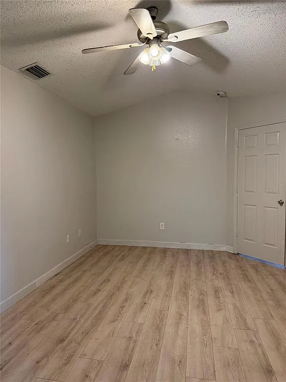 Building Photo - 6623 Summer Haven Dr
