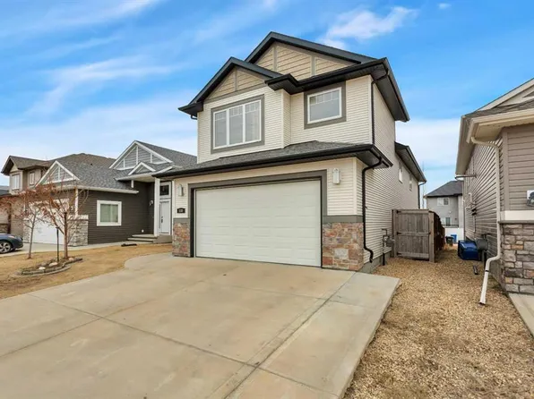 138 Voisin Close, Red Deer, AB T4R 0N1