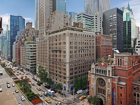 Sold by Sotheby's International Realty | media 2