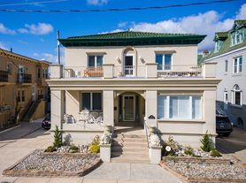 102 S Raleigh Ave, Atlantic City, NJ