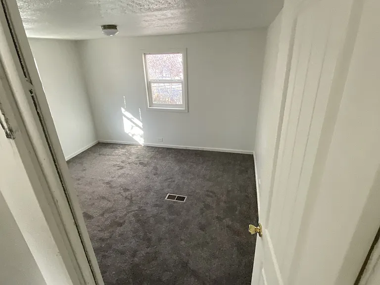 247 N 2 W — Photo 5