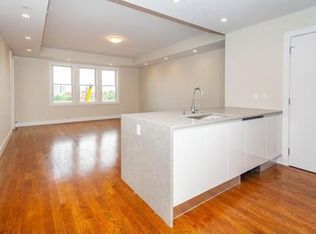 915 E 2nd St #204, Boston, MA 02127