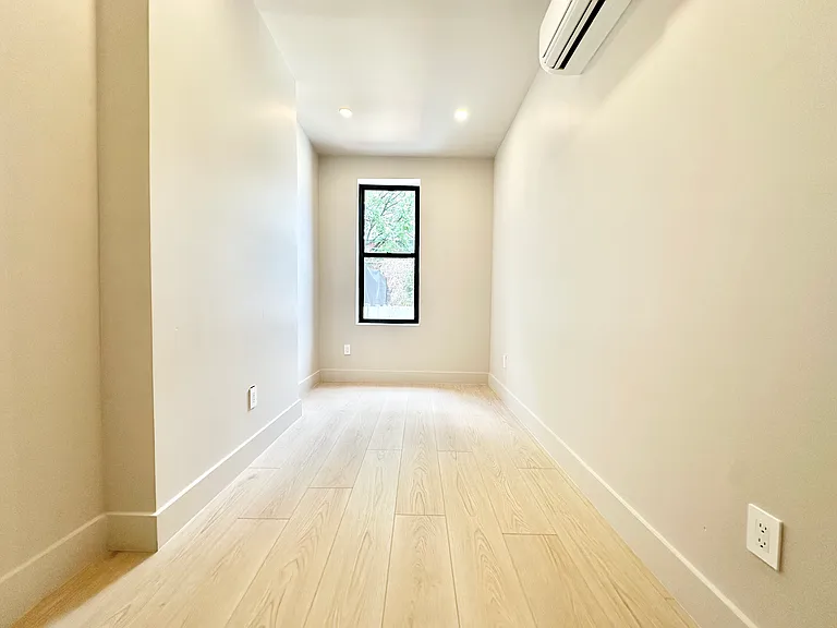 1381 Jefferson Ave #1AB — Photo 7