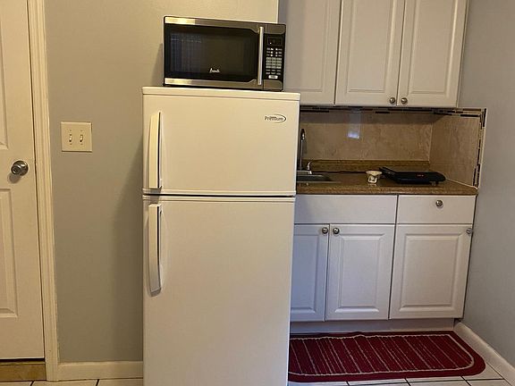 5th image of 2700 Florida St