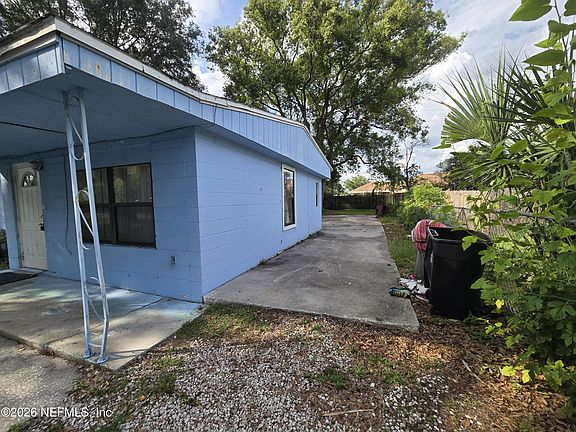 4th image of 8925 DEVONSHIRE Boulevard