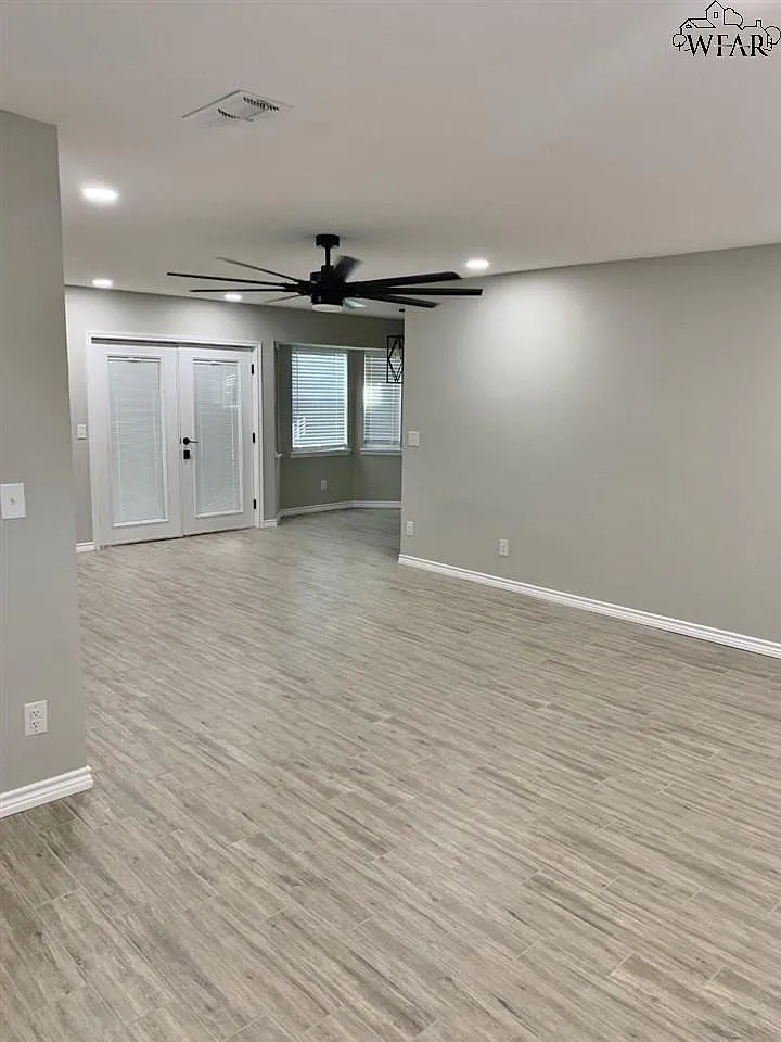 4 bed, 2.0 bath, 1678 sqft, $2,700 — Photo 3