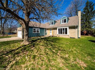 9412 Oakdale Rd, Parma, OH 44129