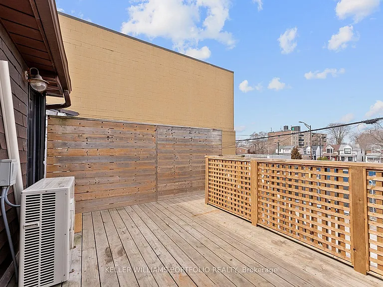 2118A Danforth Ave — Photo 37