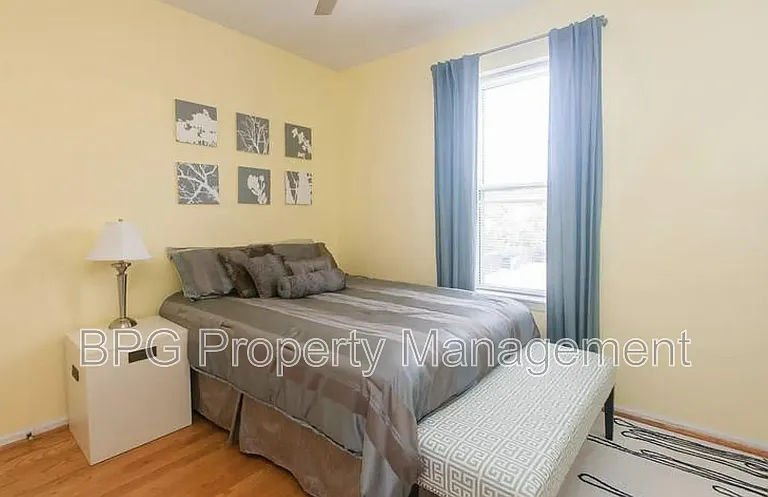 1027 7th St NE — Photo 11