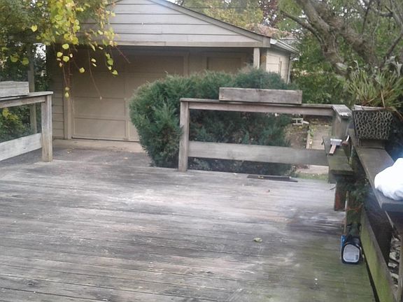 3rd image of 9429 Le Claire Ave