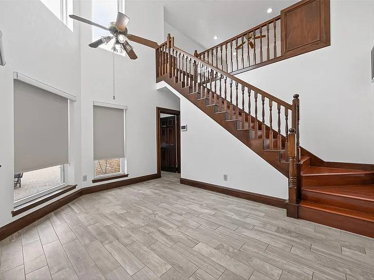15106 Dawnbrook Dr — Photo 19