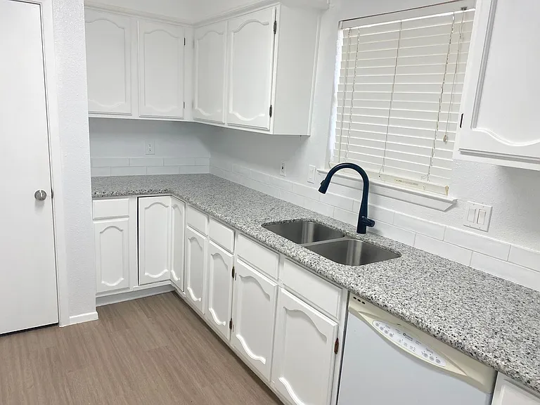 16222 Summer Dew Ln — Photo 9