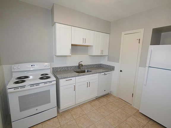 5th image of 5823 Lindenwood Ave #3W