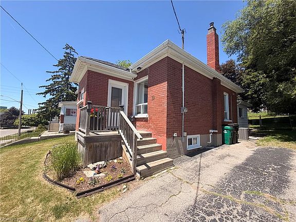 3rd image of 19 Paisley Hts