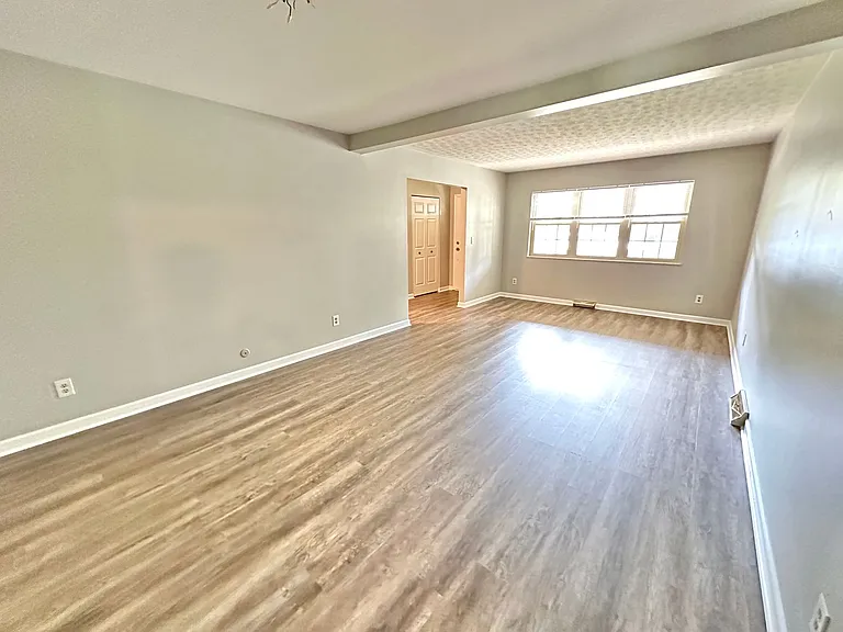 4532 Timberwilde Dr — Photo 3