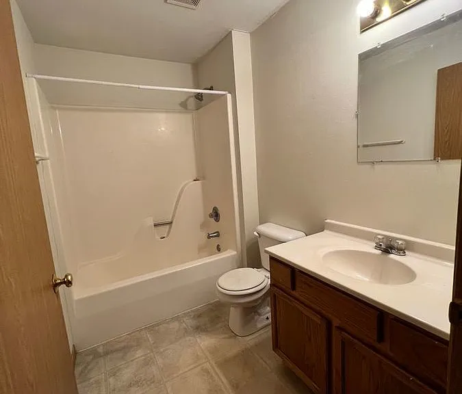 961 Emmons St #1 — Photo 4