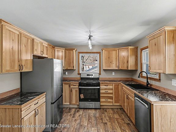 3rd image of 225 Ackerson Lake Dr