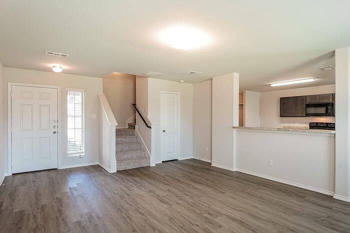 1st image of 1611 Mark Ln