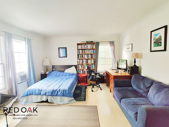 5th image of 4754 Oakwood Ave #14