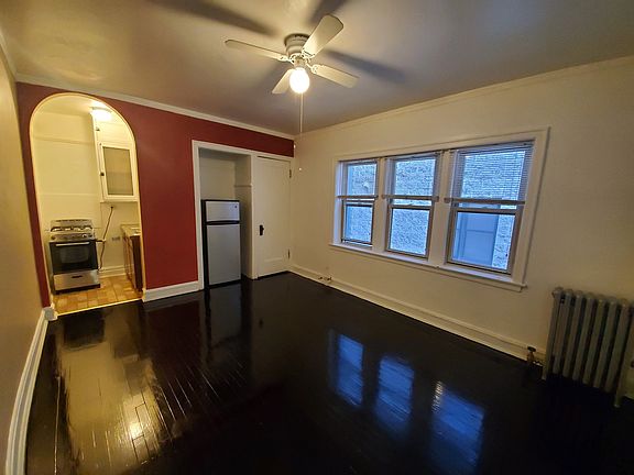 2nd image of 834 W Fullerton Ave APT 8