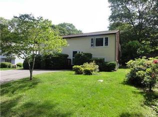 15 Pepper Bush Trl, Saunderstown, RI 02874