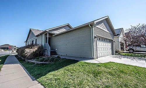 3rd image of 2101 Ontario Ln
