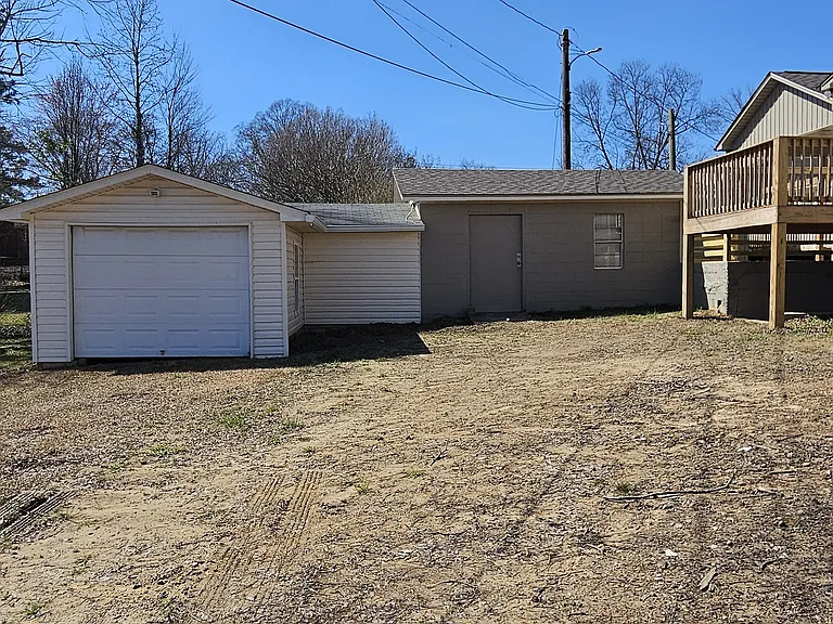 712 8th St SE — Photo 5