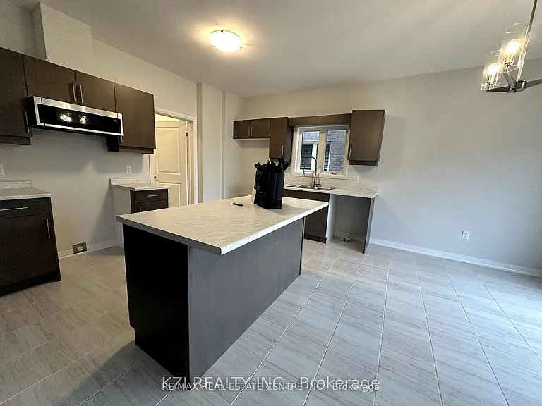 27 Samuel Ave — Photo 3