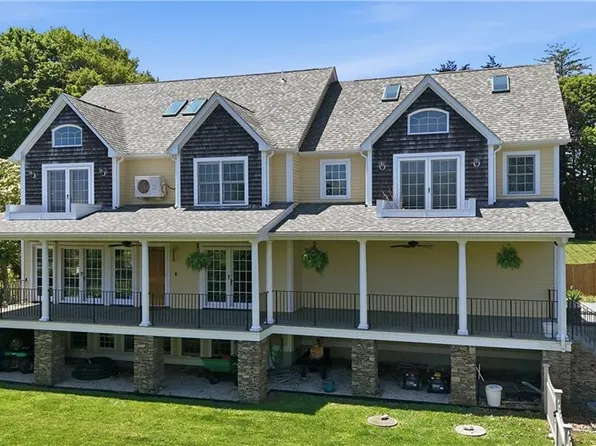 2269 E Main Rd, Portsmouth, RI 02871