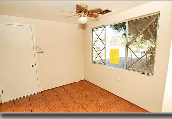 5th image of 1300 Oak Dr