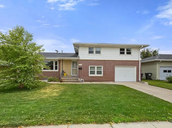 2255 8th Ave, Columbus, NE 68601